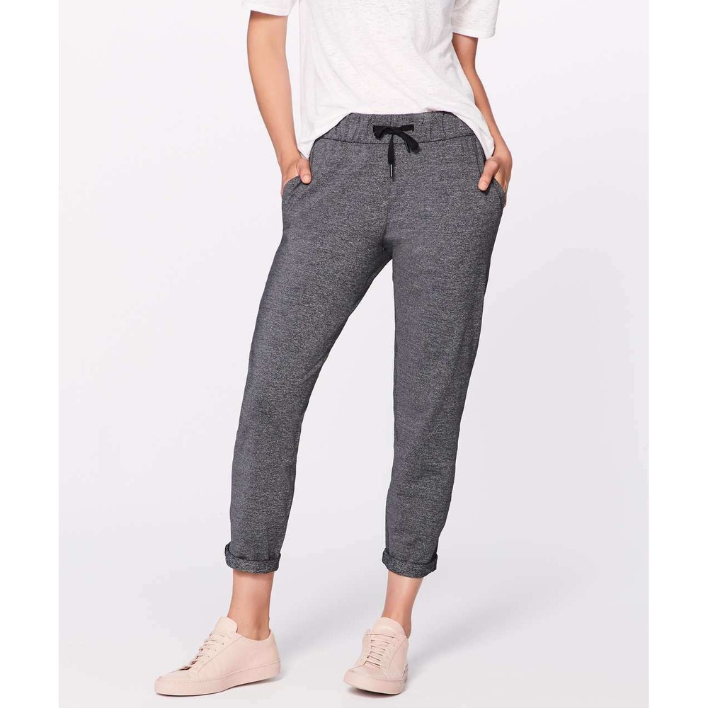 Lululemon On the Fly 28 Heather Black Luxtreme Pant Womens 10 Gray Athleisure